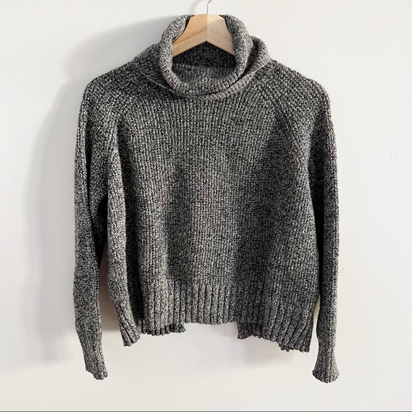 Eastbrook Turtleneck Cross-Back Sweater in Cotton-Merino Yarn Gray - Picture 3 of 8